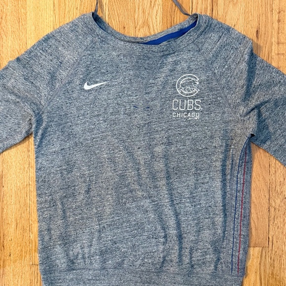 Women’s Chicago Cubs long sleeve shirt - Picture 1 of 4